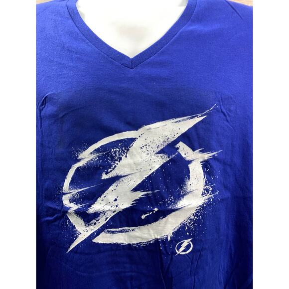 NWT Tampa Bay Lightning V-Neck T-Shirt Blue Women’s Size XL NHL Fan Gear - Picture 3 of 5